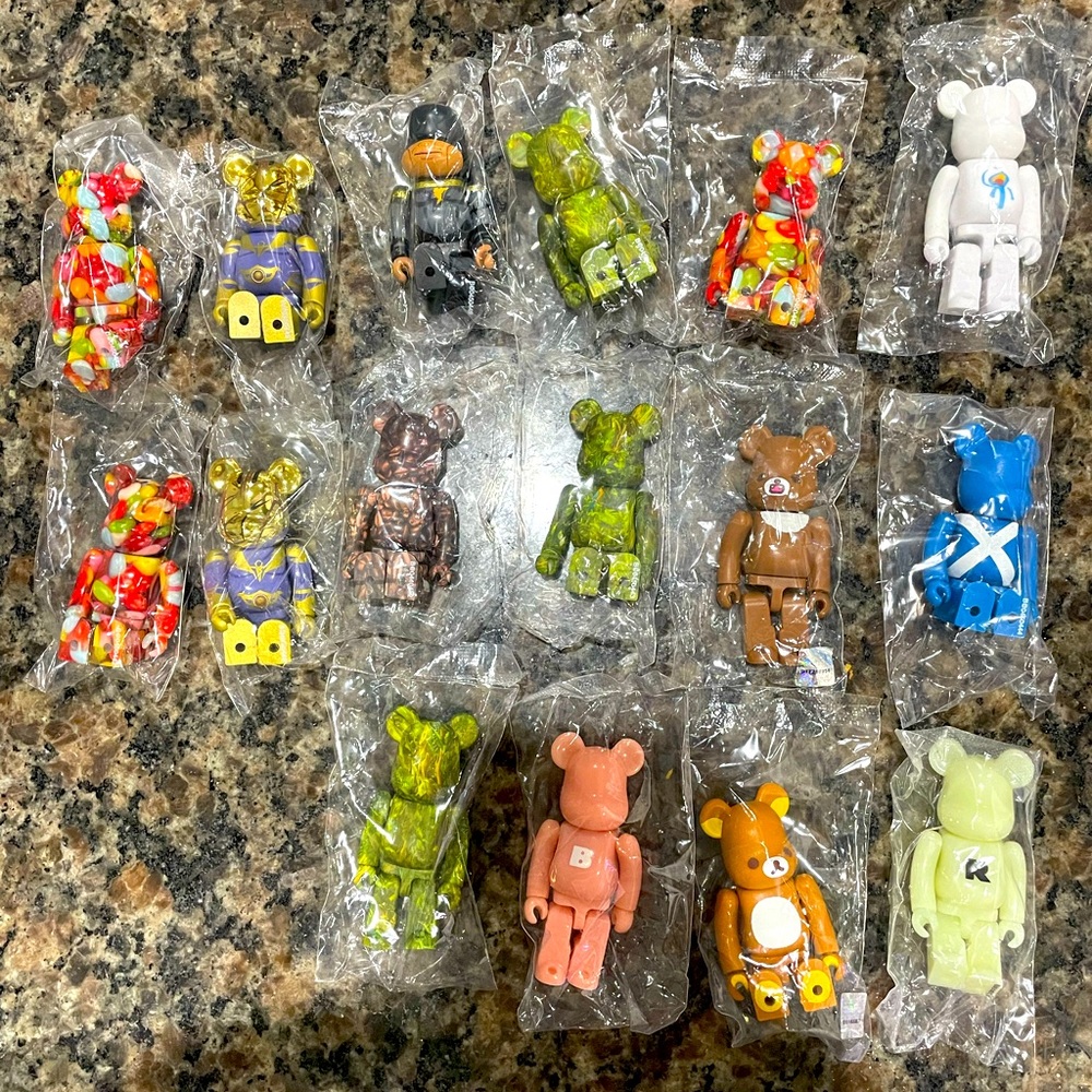 (20) 100% Assorted Bearbricks - Sealed In Plastic.. Series 44,45 & 46..